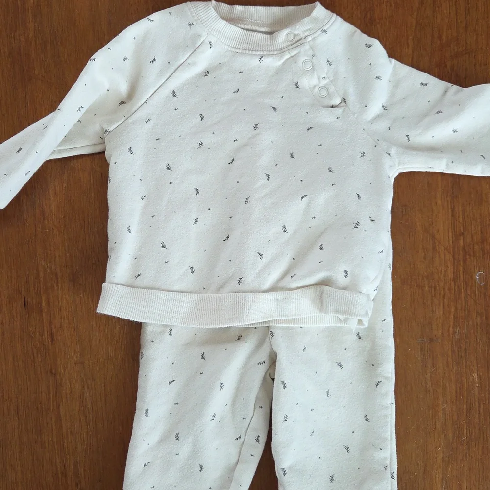 Lot Of Baby Girl Clothing 12 Months - Picture 3 of 6